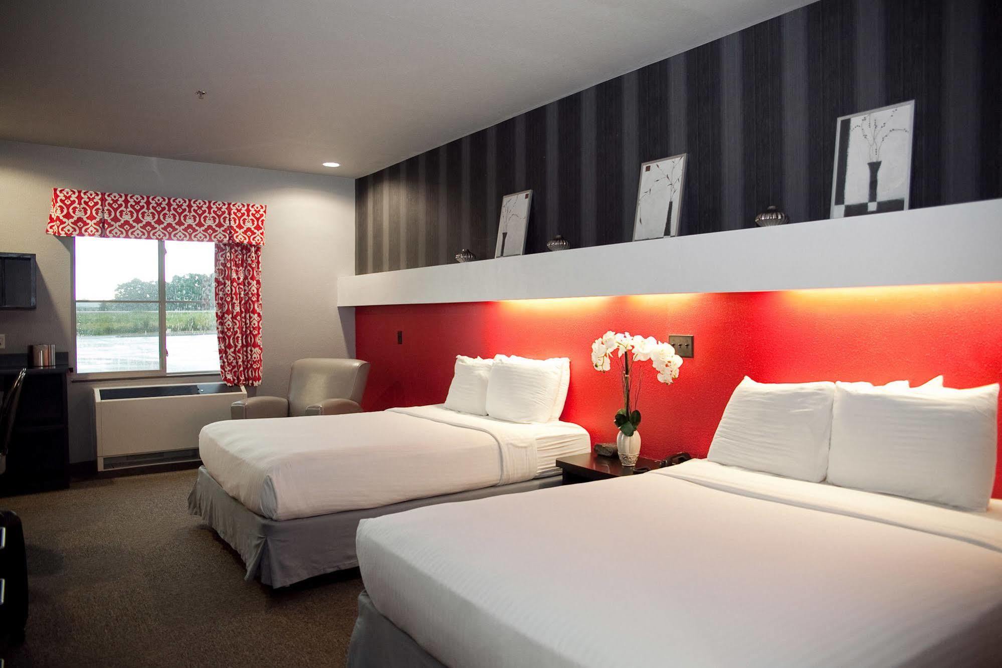 Metropolis Resort - О-Клер Екстер'єр фото